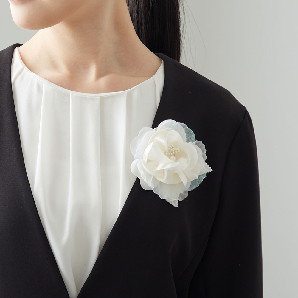シンプルで上品な一輪コサージュ【お受験・七五三】