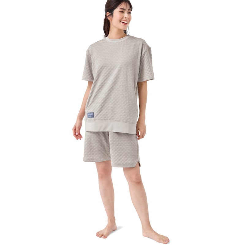 別売りのハーフパンツを合わせてセットアップにも