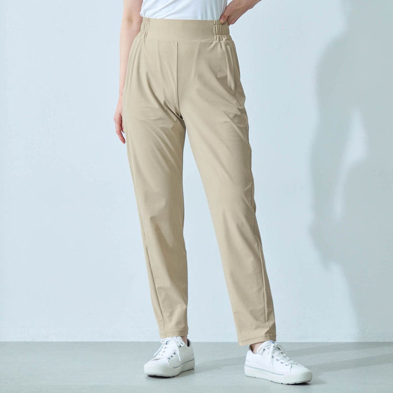 モデル身長167cm／M ※写真は撮影用のため股下+3cmになります。