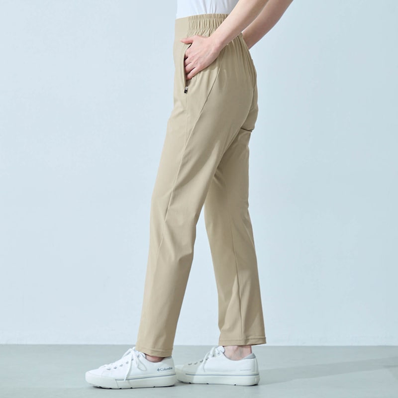 モデル身長167cm／M ※写真は撮影用のため股下+3cmになります。