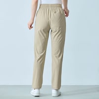 モデル身長167cm／M ※写真は撮影用のため股下+3cmになります。