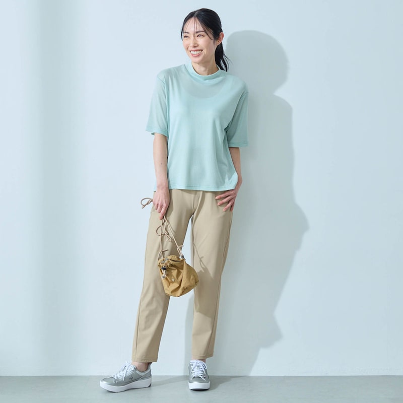 モデル身長167cm／M ※写真は撮影用のため股下+3cmになります。