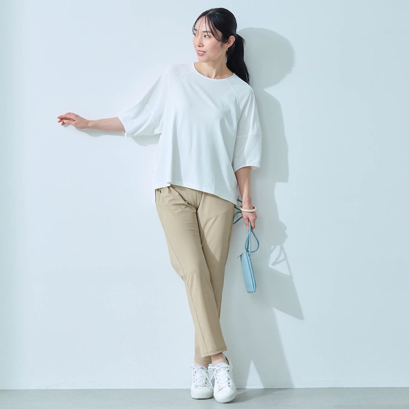 モデル身長167cm／M ※写真は撮影用のため股下+3cmになります。