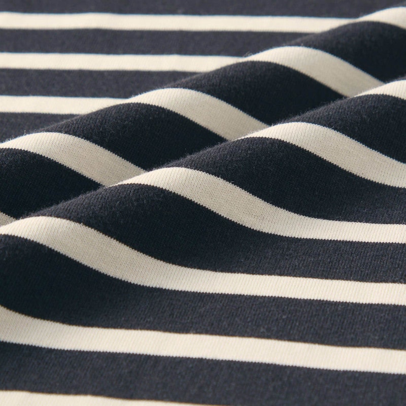 毛羽が少なくつややかな風合いの綿混素材