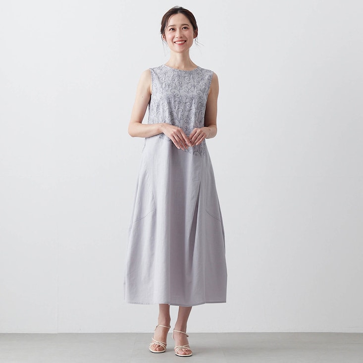 ノースリーブ刺繍ワンピース