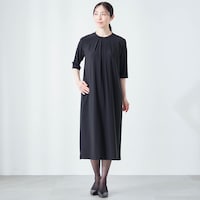 モデル身長167cm／M ※写真は撮影用のため総丈+3cmになります。