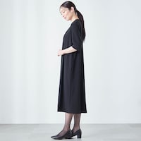 モデル身長167cm／M ※写真は撮影用のため総丈+3cmになります。