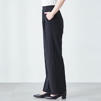 モデル身長167cm／M ※写真は撮影用のため股下+3cmになります。