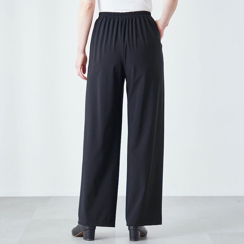 モデル身長167cm／M ※写真は撮影用のため股下+3cmになります。