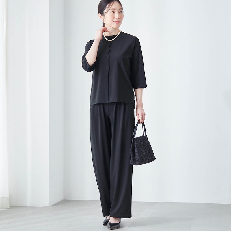 モデル身長167cm／M ※写真は撮影用のため股下+3cmになります。