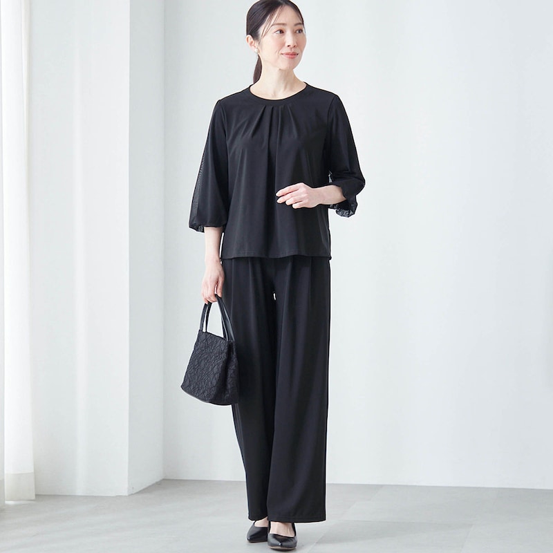 モデル身長167cm／M ※写真は撮影用のため股下+3cmになります。