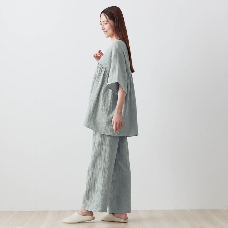 モデル身長170cm／M※写真は撮影用のため股下+4cmになります。