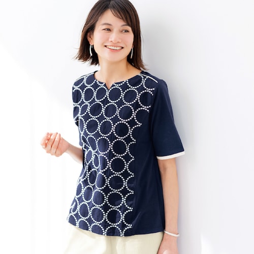 サークル刺繍カットソー