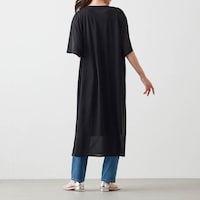 モデル身長170cm／M　※写真は撮影用のため身丈＋9cmになります。