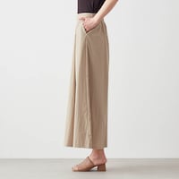 モデル身長173cm／M　※写真は撮影用のため股下＋5cmになります。