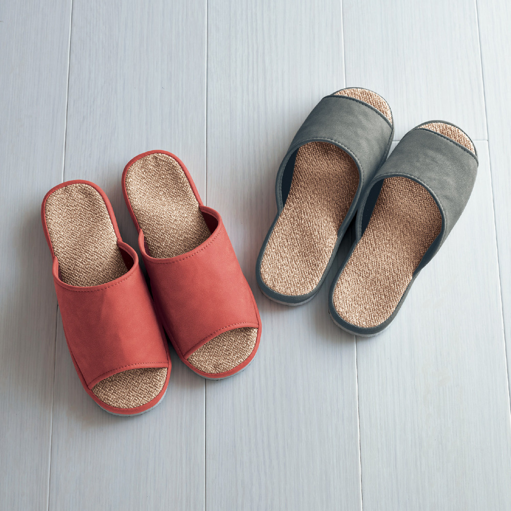 【ベルメゾン】スタイリッシュデザインの足裏サポートスリッパ