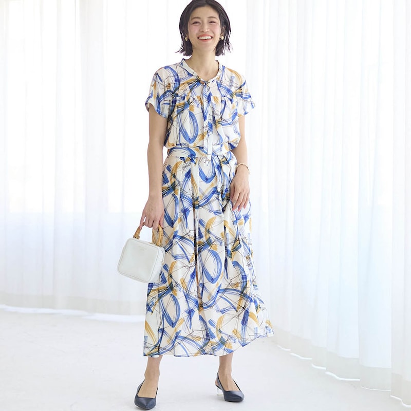 モデル身長168cm／M ※写真は撮影用のため総丈+8cmになります。