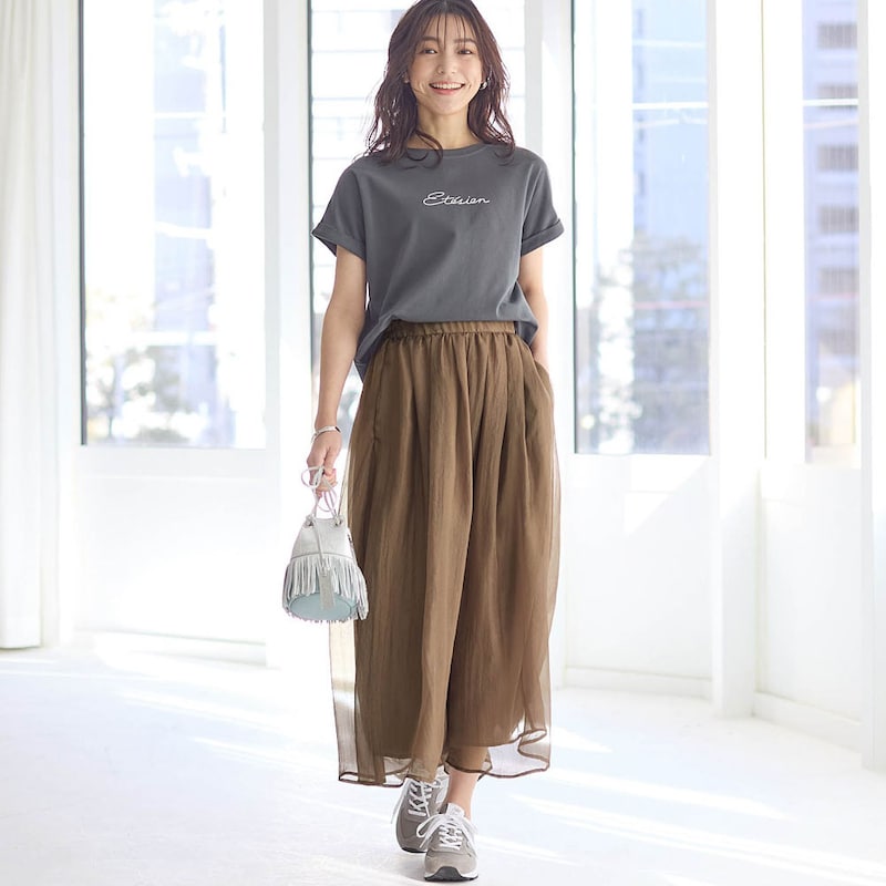 モデル身長170cm／M ※写真は撮影用のため股下+4cmになります。