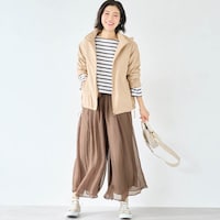 モデル身長168cm／M ※写真は撮影用のため股下+4cmになります。