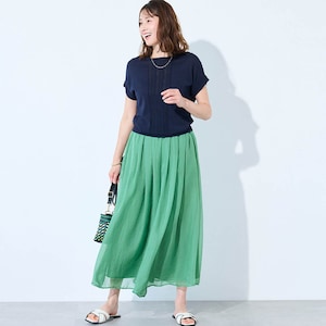 モデル身長168cm／M ※写真は撮影用のため股下+4cmになります。