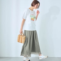 モデル身長168cm／M ※写真は撮影用のため股下+4cmになります。