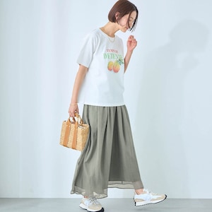 モデル身長168cm／M ※写真は撮影用のため股下+4cmになります。