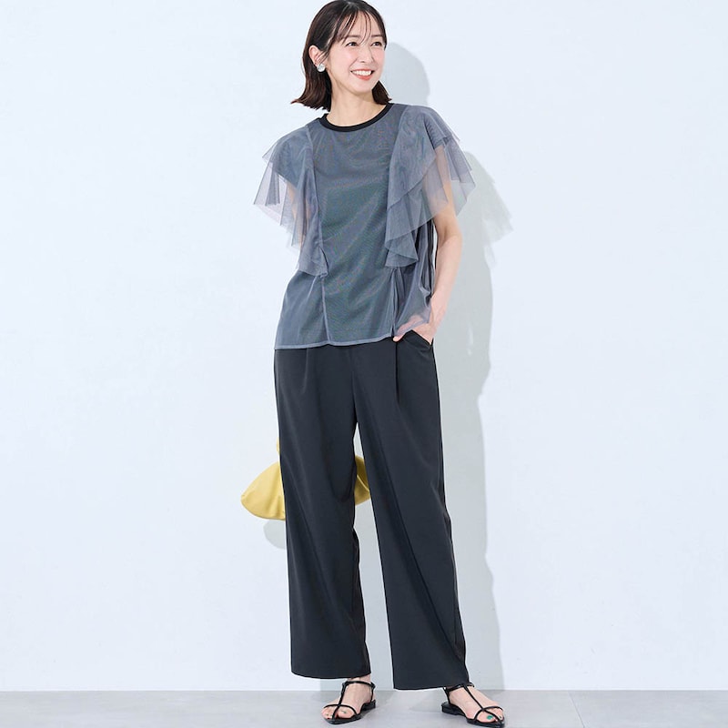 モデル身長169cm／M ※写真は撮影用のため股下+6cmになります。パンツのみ着用