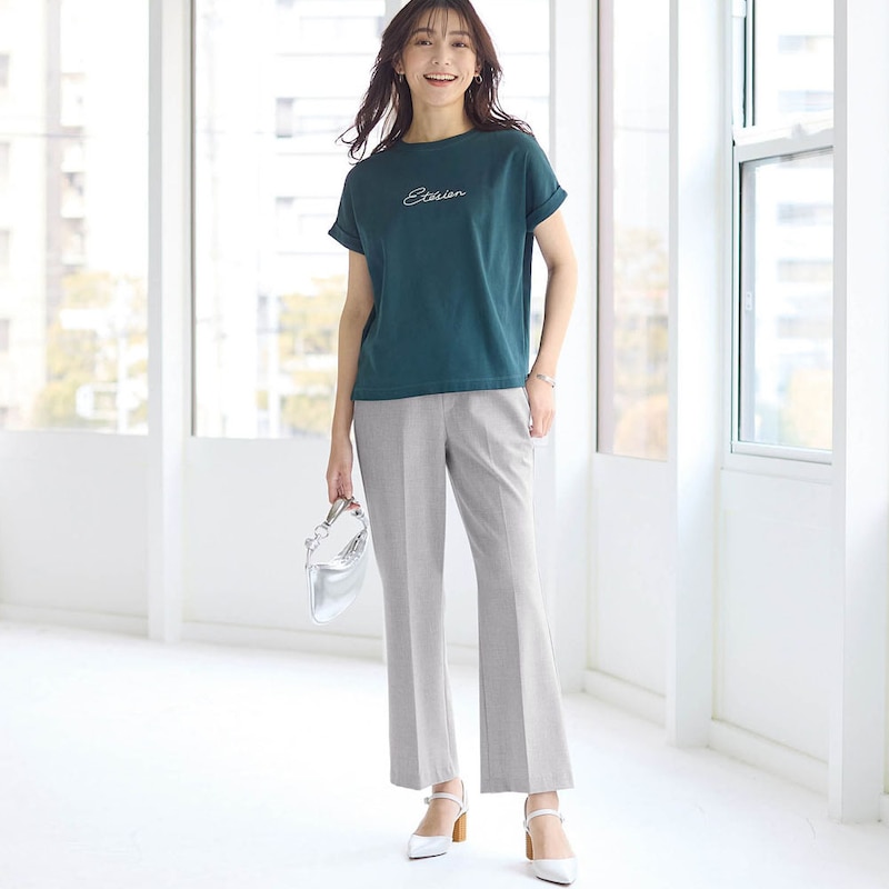 モデル身長170cm／M・股下64cm ※写真は撮影用のため股下+６cmになります。