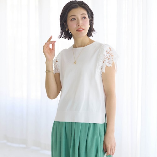 袖レース使いのニット