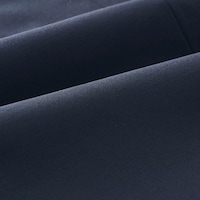ウール50％混紡の上質なサマーウール素材を使用