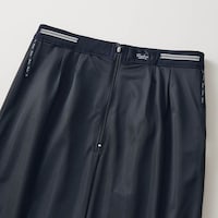 ウエスト内側には滑り止めテープ付きで、シャツをインしてもずれにくい