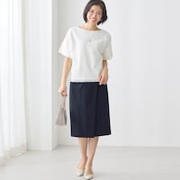 モデル身長168cm／64-91 ※写真は撮影用のため総丈+6.5cmになります。