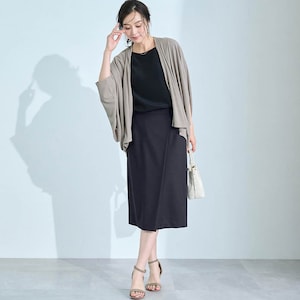 モデル身長167cm／64-91 ※写真は撮影用のため総丈+6.5cmになります。