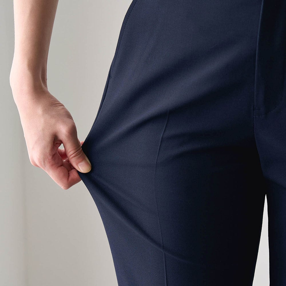 ストレッチ性のある素材で動きやすい