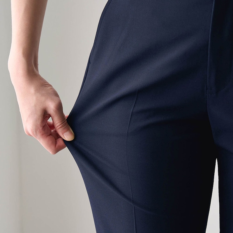 ストレッチ性のある素材で動きやすい