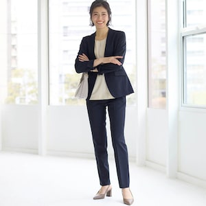 モデル身長168cm／64-91 ※写真は撮影用のため股下+7cmになります。