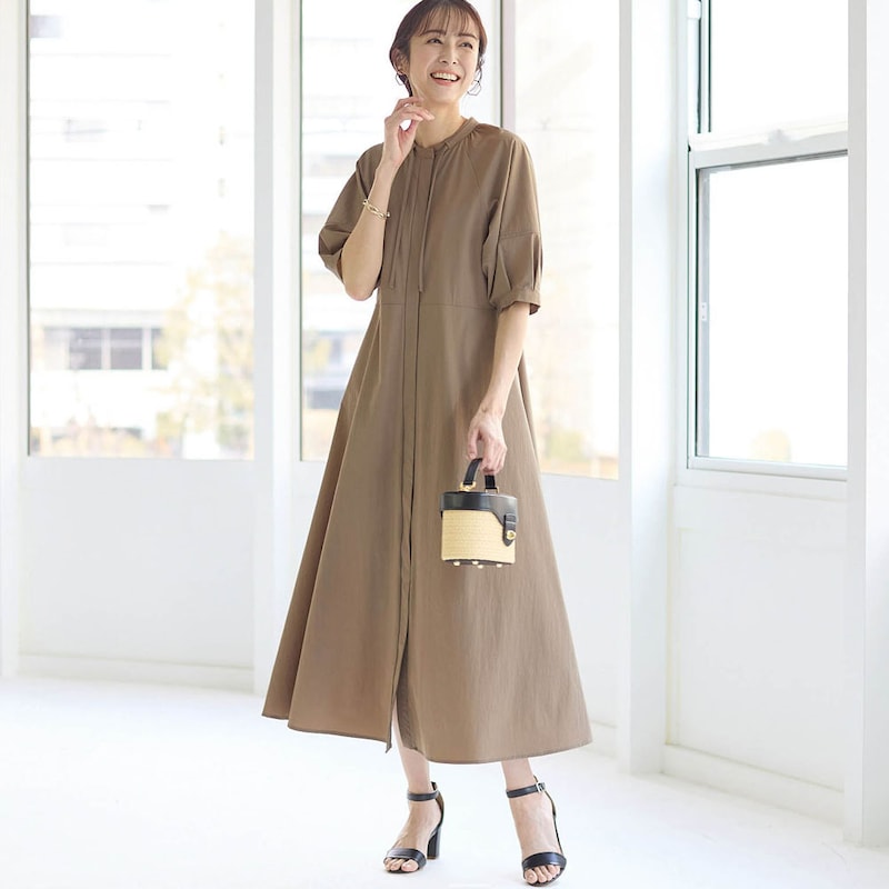 モデル身長169cm／M ※写真は撮影用のため着丈+9cmになります。