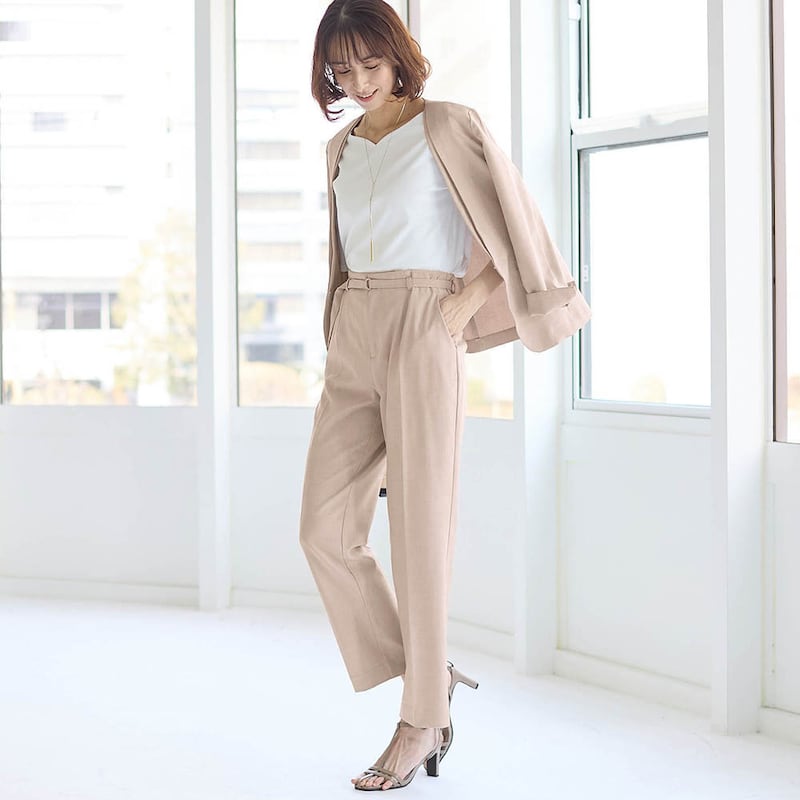 モデル身長169cm／M ※写真は撮影用のため股下+6cmになります。