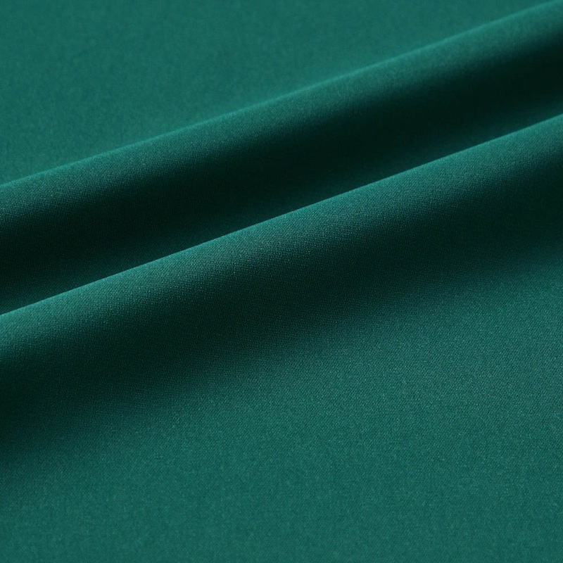 さらさらとしたタッチで、シワになりにくいとろみ素材