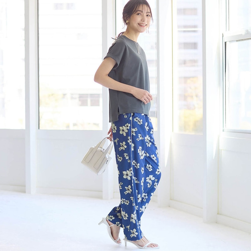 モデル身長170cm／M ※写真は撮影用のため股下+6cmになります。