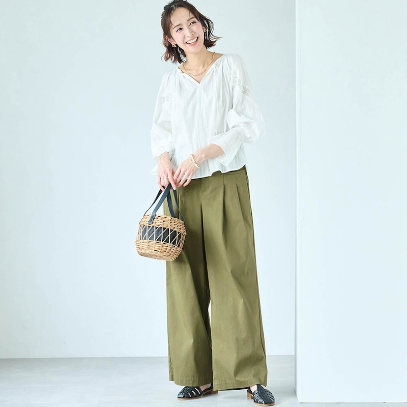 モデル身長169cm／M ※写真は撮影用のため股下+6cmになります。