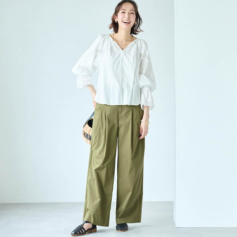 モデル身長169cm／M ※写真は撮影用のため股下+6cmになります。