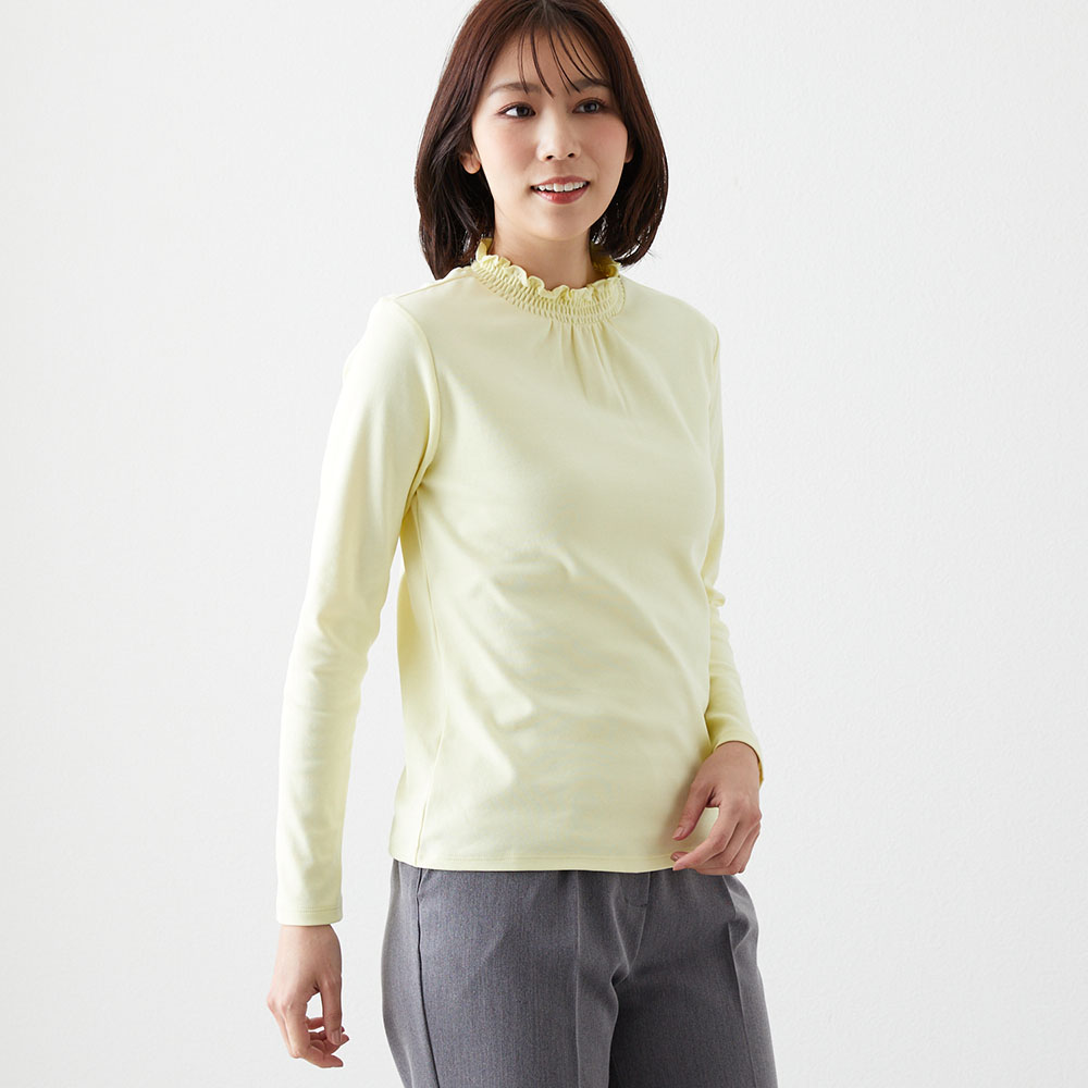 【ベルメゾン】シャーリングネックTシャツ【吸湿発熱】