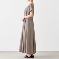 モデル身長168cm／M ※写真は撮影用のため着丈+10cmになります。