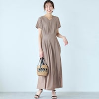モデル身長169cm／M ※写真は撮影用のため着丈+10cmになります。