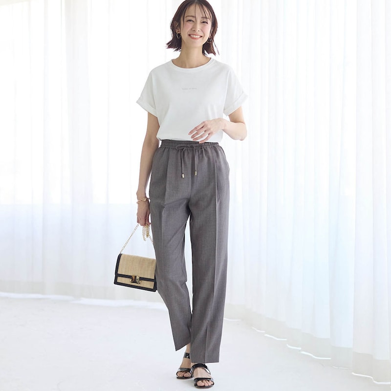 モデル身長169cm／M ※写真は撮影用のため股下+7cmになります。