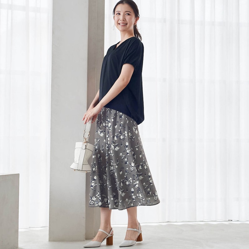 モデル身長170cm／M ※写真は撮影用のため総丈+6cmになります。