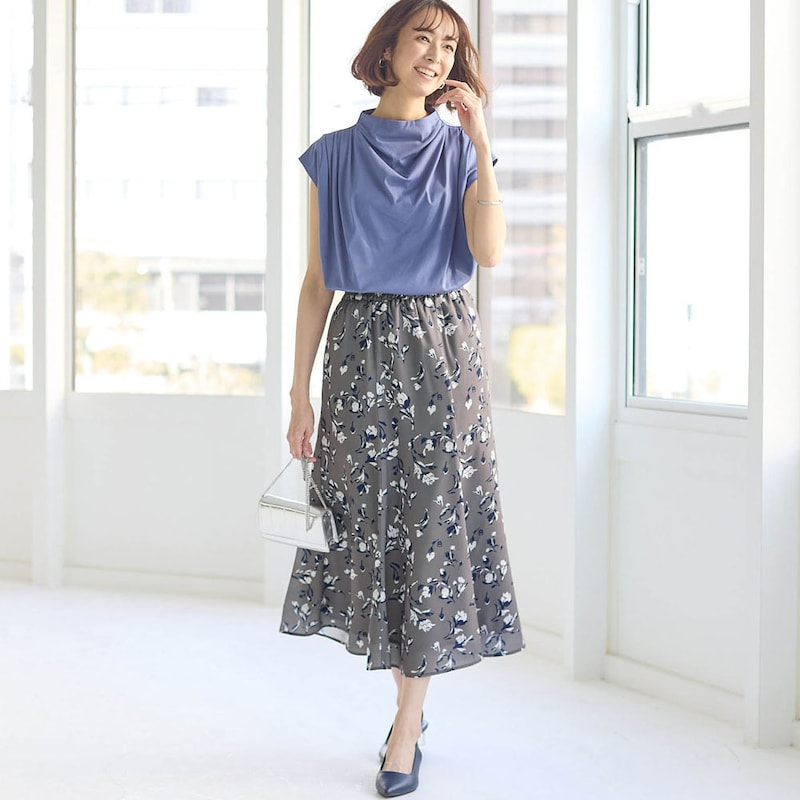 モデル身長169cm／M ※写真は撮影用のため総丈+6cmになります。
