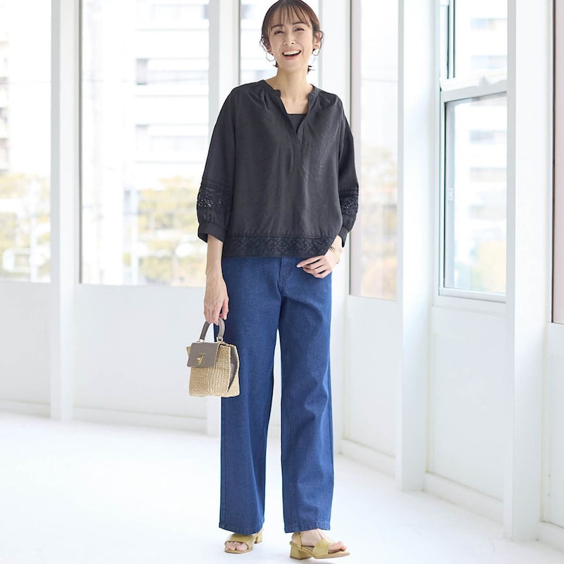 モデル身長169cm／M ※写真は撮影用のため股下+6cmになります。
