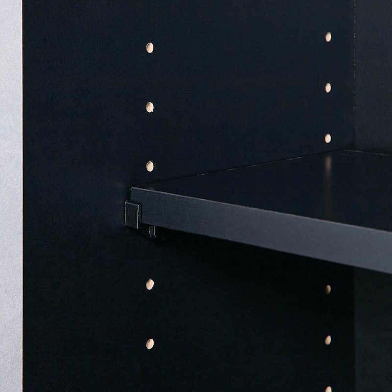 可動棚板は3cmピッチで調整が可能